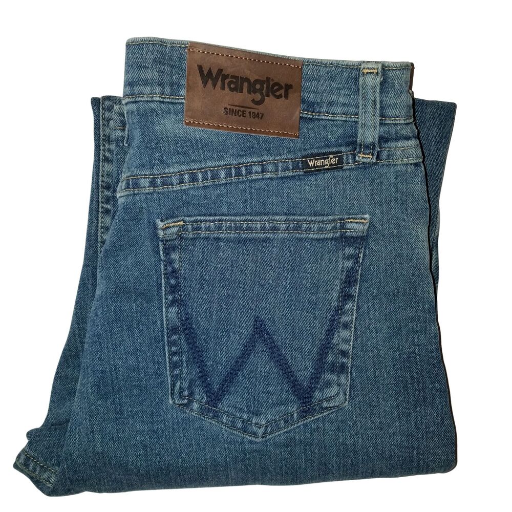 Wrangler Jeans Men’s 31x32 Blue Regular Fit Straight Leg Stretch Denim - Picture 3 of 5